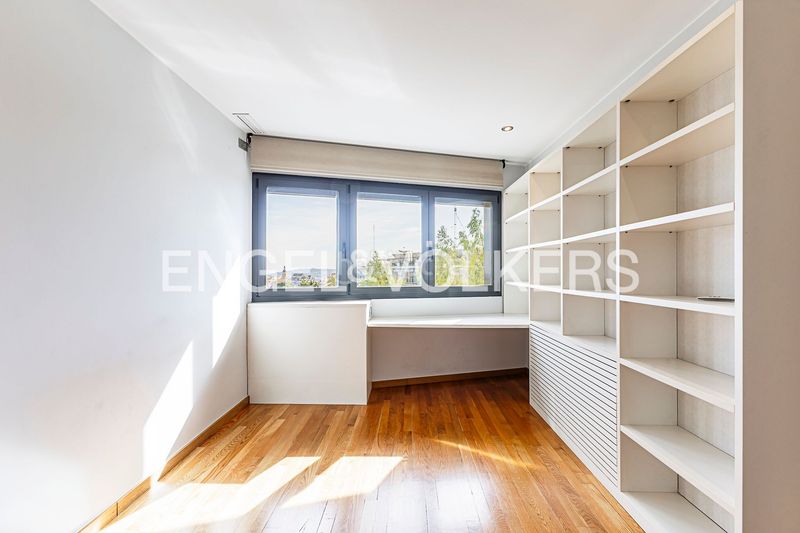 Foto 26727e45-0bd7-48e2-9561-260ec1ec7196. Casa amb calefacció aparcament a Sant Gervasi - Bonanova Barcelona