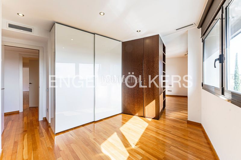 Foto 52ce748d-7d4d-46a4-a98e-80b3c5983a7a. Casa amb calefacció aparcament a Sant Gervasi - Bonanova Barcelona