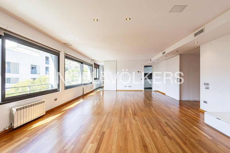 Foto 69d1d1ee-beec-4473-b15e-ed50bafb8763. Casa amb calefacció aparcament a Sant Gervasi - Bonanova Barcelona