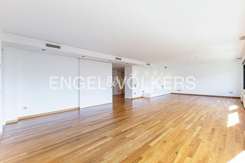 Foto b13b66cc-1744-4324-a96c-d8ee9399be84. Casa amb calefacció aparcament a Sant Gervasi - Bonanova Barcelona