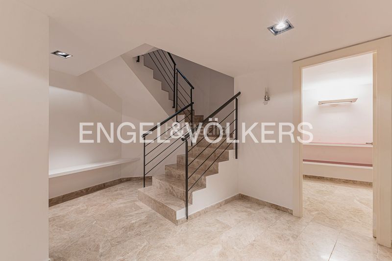 Foto c750aea8-dcfd-486d-98bb-90bbe7c11b8d. Casa amb calefacció aparcament a Sant Gervasi - Bonanova Barcelona