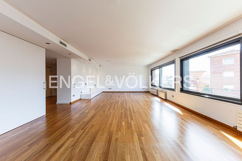 Foto e5aeca77-b7ec-4667-81ed-8ec8bfa7ad2e. Casa amb calefacció aparcament a Sant Gervasi - Bonanova Barcelona