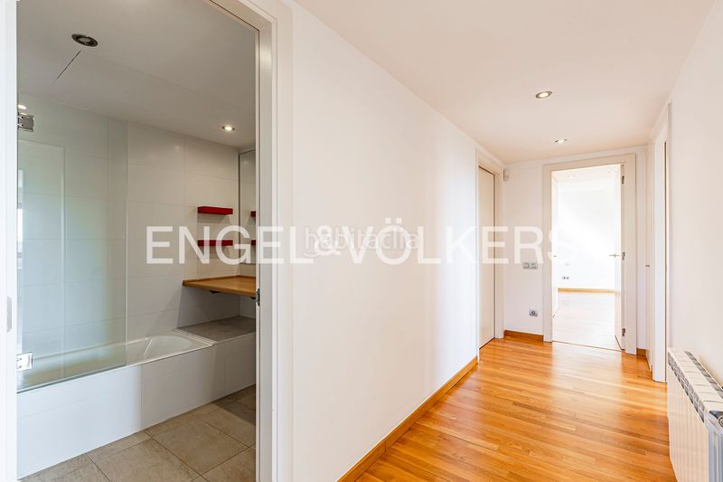 Foto e7edd26c-81ce-44e7-9a91-db7bfe9b95f5. Casa amb calefacció aparcament a Sant Gervasi - Bonanova Barcelona