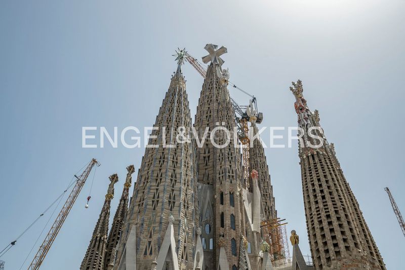 Foto 6e27592b-732f-4eb0-b563-90ffd6e3109b. Àtic amb calefacció aparcament a Sagrada Família Barcelona