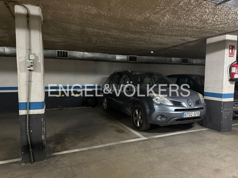 Foto 97616e47-c32b-4787-acc3-027a9ac3426b. Àtic amb calefacció aparcament a Sagrada Família Barcelona