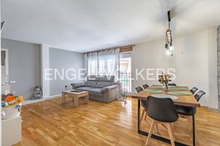 Flat in Can Boada. Piso de 4 habitaciones dobles cerca del centro de la ciudad
