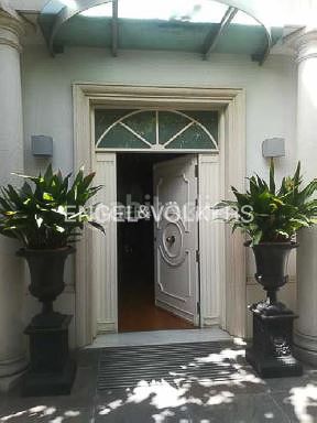 Foto cc000f59-7eac-41e9-8561-c0a6739fe5e1. Casa amb calefacció aparcament piscina a Sant Gervasi - Bonanova Barcelona