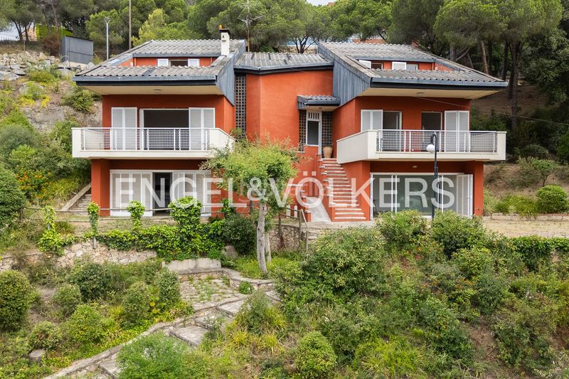 Foto 94b7d9a8-cf4e-4a48-b7ff-448be253dd41. Casa amb calefacció aparcament a Cabrils