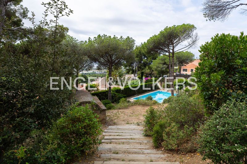 Foto ce80f063-fd8a-4510-9d34-6ad8b941c994. Casa amb calefacció aparcament a Cabrils
