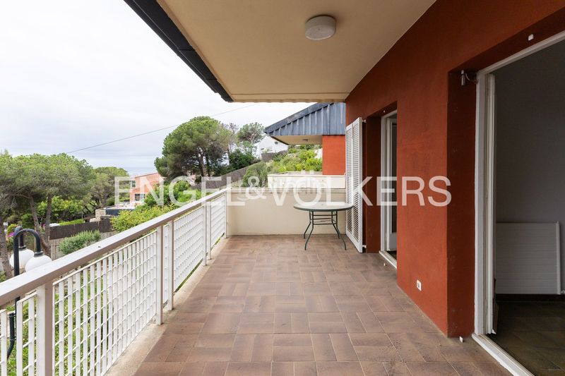 Foto da979378-034d-48f1-aaee-350f35d840fb. Casa amb calefacció aparcament a Cabrils