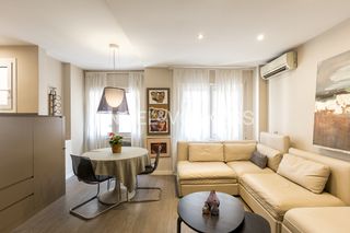 Rent Flat in Sant Gervasi - Galvany. Dúplex cerca de plaza molina  contrato temporal