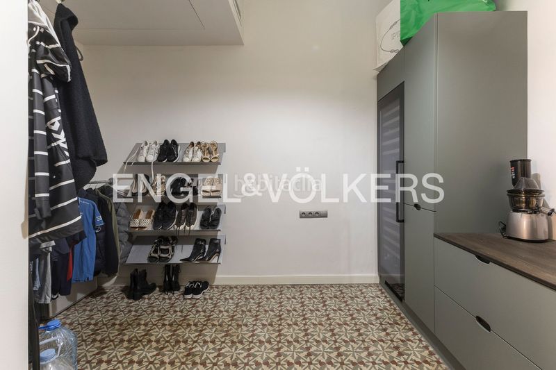 Foto 01c4ddf2-de8b-49ce-8937-158563119e10. Pis amb calefacció aparcament a Raval Barcelona
