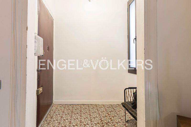 Foto a5095179-78d8-45e0-b545-3ff806a98663. Pis amb calefacció aparcament a Raval Barcelona
