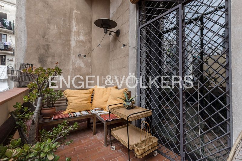 Foto f0ade735-67e1-47ef-a164-c935916e0d00. Pis amb calefacció aparcament a Raval Barcelona