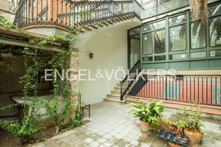 Rent Flat in Dreta de l´Eixample. Piso con jardin privado en el centro de barcelona