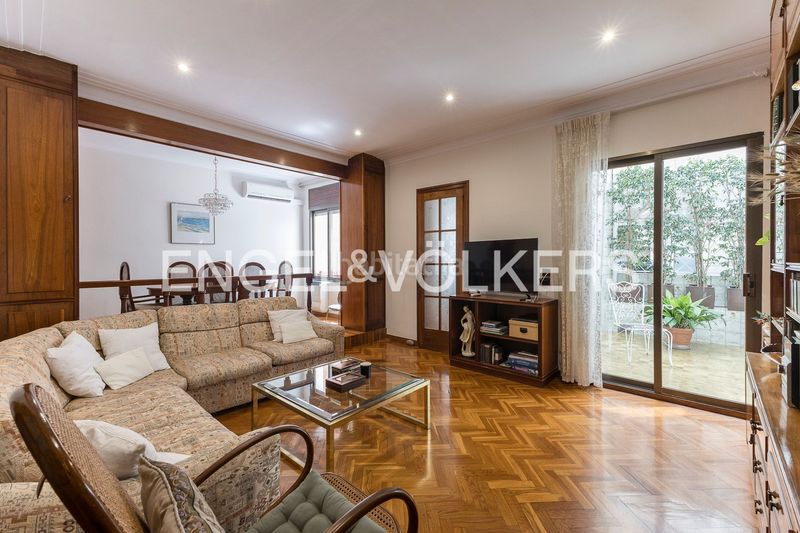 Foto 2935d002-369a-4ede-9afe-f5848e64087f. Casa adossada amb calefacció aparcament a Can Baró Barcelona