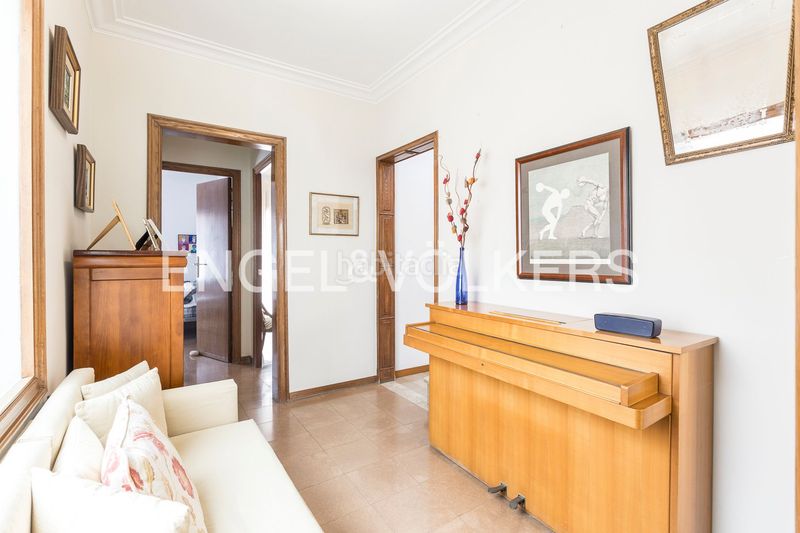 Foto 43bedeb4-59f4-4ef0-aa2d-d08f3748d0ba. Casa adossada amb calefacció aparcament a Can Baró Barcelona