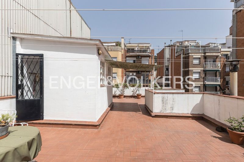 Foto b5be89c8-cd31-4a58-afce-b55c9e3e5419. Casa adossada amb calefacció aparcament a Can Baró Barcelona