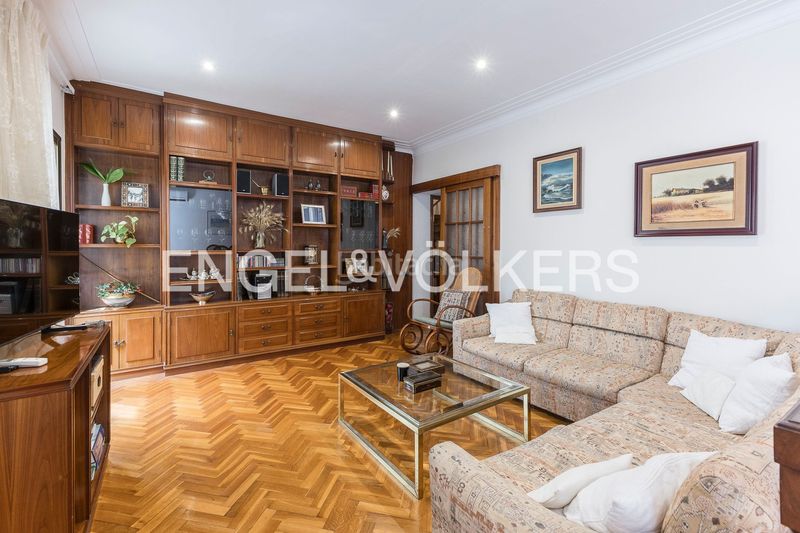 Foto de7077e0-1a59-4576-8518-cd16f77ee098. Casa adossada amb calefacció aparcament a Can Baró Barcelona