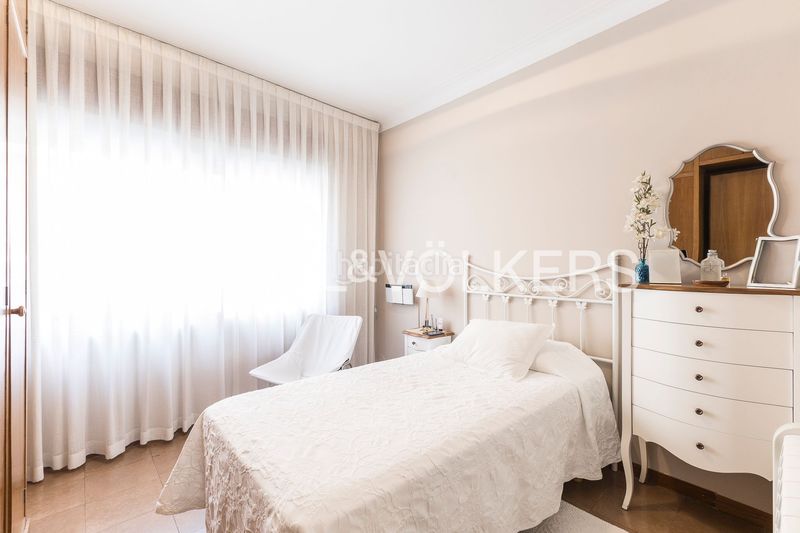 Foto e0900ed5-e46b-4dc5-8188-f29c999fd3c6. Casa adossada amb calefacció aparcament a Can Baró Barcelona