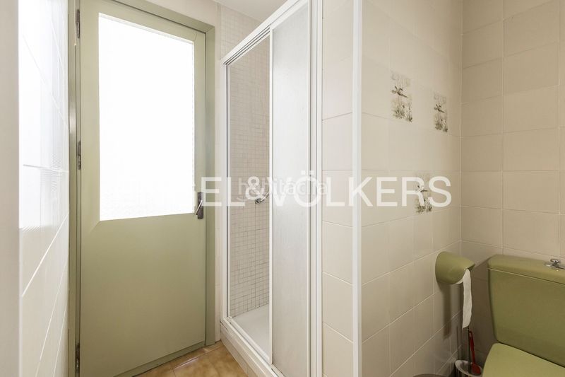 Foto f74d30ab-5ac7-4e2b-81e5-c77cb6bdcda9. Casa adossada amb calefacció aparcament a Can Baró Barcelona