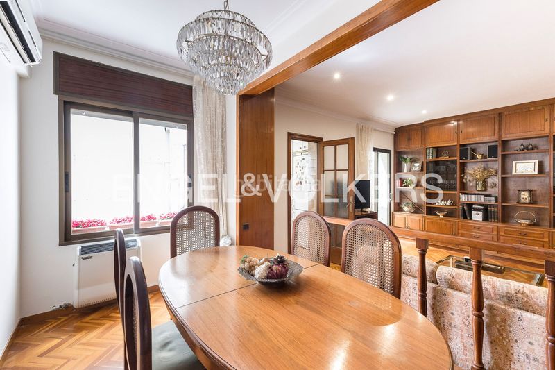 Foto fecf7e03-5a0e-4a86-9612-5b25e198864d. Casa adossada amb calefacció aparcament a Can Baró Barcelona