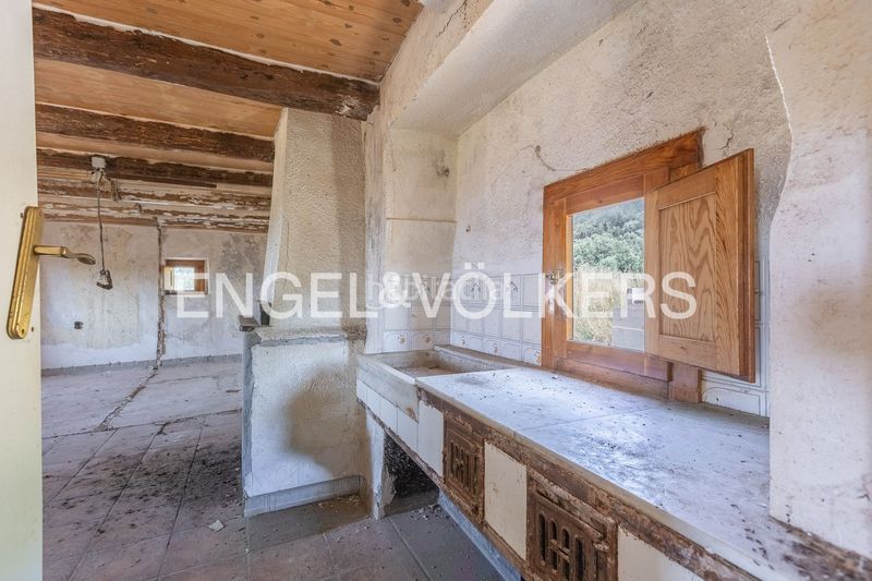 Foto 0e69b826-de45-4d1c-88e0-9795346ce64f. Masía masia con licencia de obras y vistas al castillo en Cardona