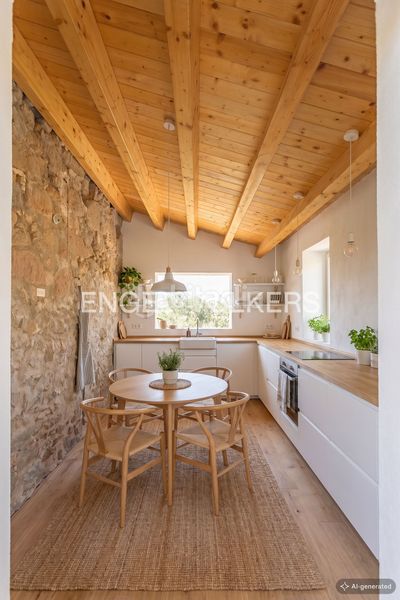 Foto f8c904c3-79e9-446f-ae44-beda19c3d8ef. Masía masia con licencia de obras y vistas al castillo en Cardona