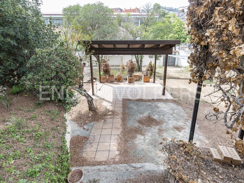 Foto 16629c43-067f-454f-84a5-22288cc31199. Terreny residencial a Horta Barcelona