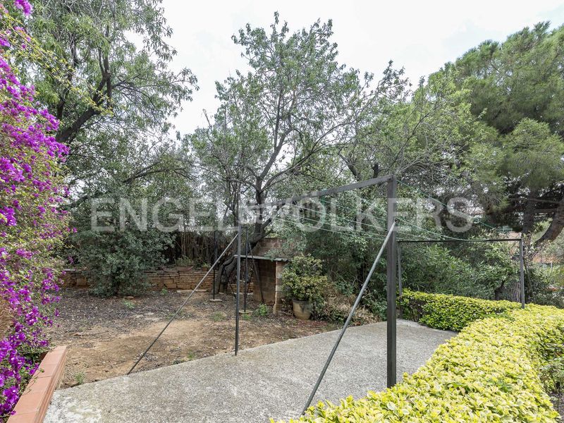 Foto 6e5572f8-d3dd-4f20-a0b6-d290093ec120. Terreny residencial a Horta Barcelona