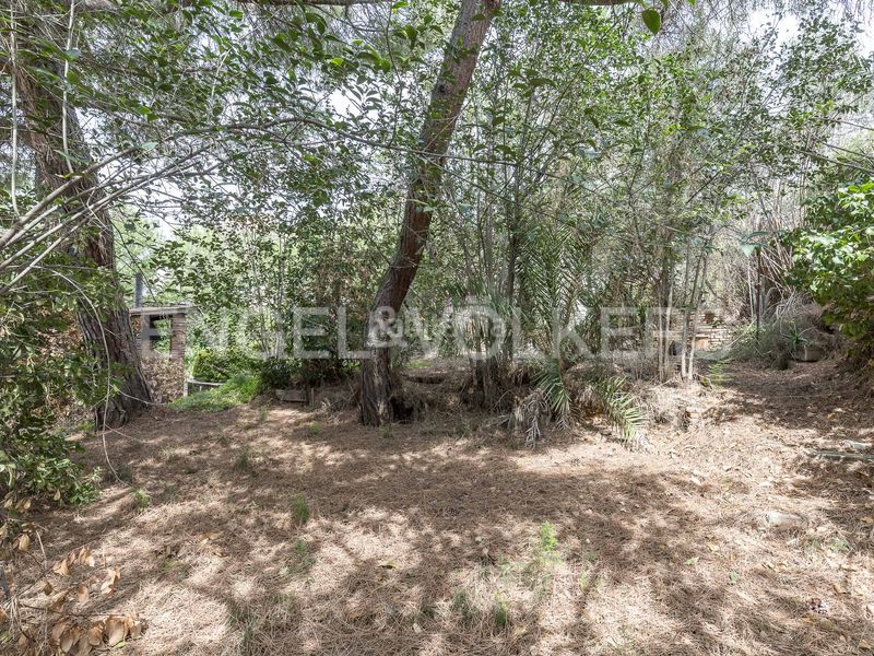 Foto c48d443e-5a6d-46ee-bba3-1bcb43d32761. Terreny residencial a Horta Barcelona