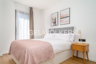Pis a La Torrassa. Piso amueblado a estrenar con balcón en collblanc