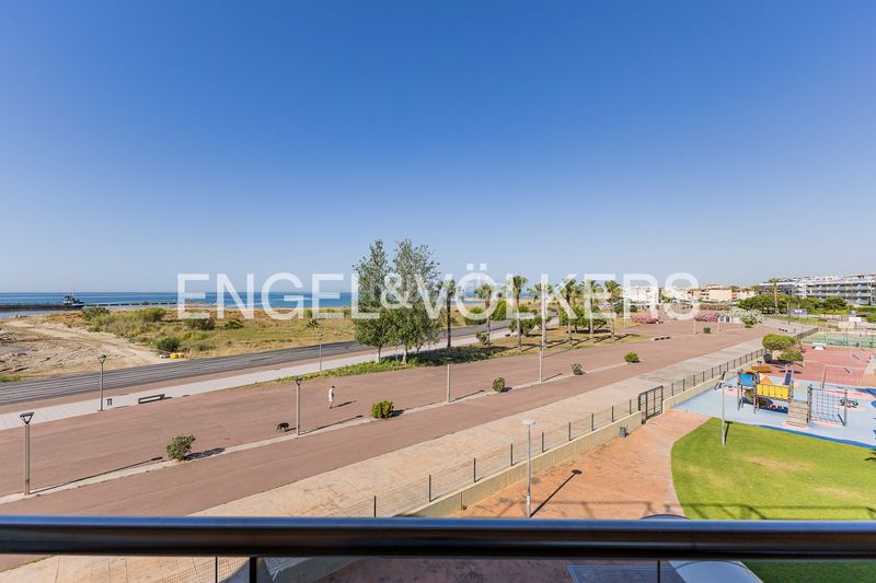 Foto 48c187b7-c7b1-429e-a531-29b33a0f11f2. Pis amb calefacció aparcament piscina a Les Salines-Pla de Sant Pere Cubelles