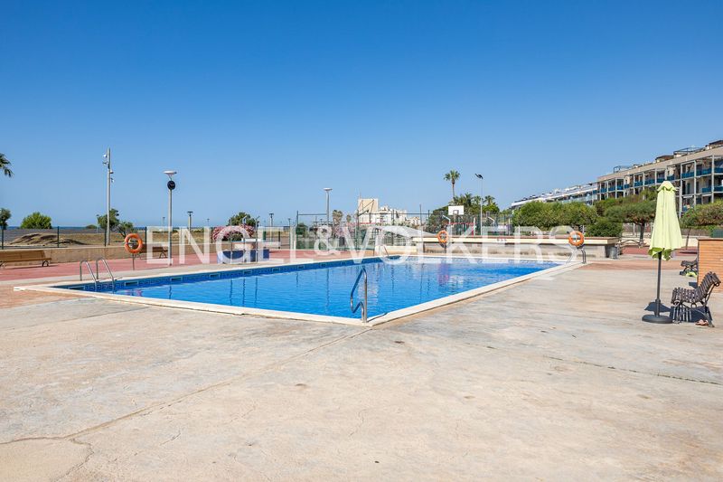 Foto 977fe70b-a538-4ec5-9463-864b860c1478. Pis amb calefacció aparcament piscina a Les Salines-Pla de Sant Pere Cubelles