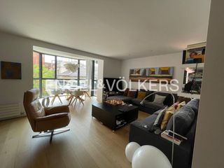 Rent Flat in Tres Torres. Exclusivo piso con gran terraza y parking en zona alta