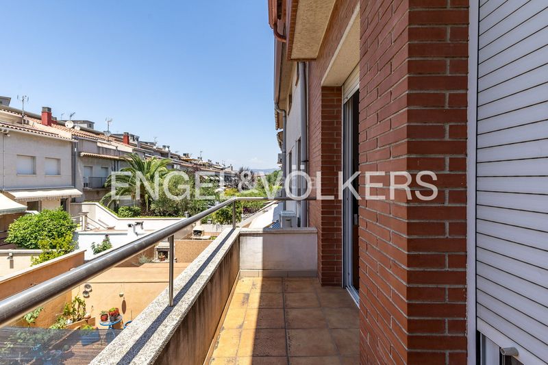 Foto 17d2bfb8-2be9-4aef-b78c-c08b3e9257de. Casa amb calefacció aparcament a Martorell