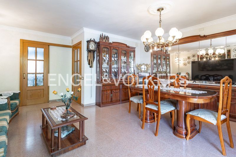 Foto b1e8d033-e8dd-4570-a3ea-7aceff4537f3. Casa amb calefacció aparcament a Martorell