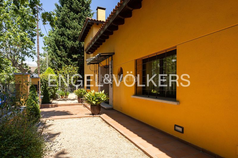 Foto cd3e70c9-fd2e-49b3-9c30-0e09c2ddd0dd. Casa amb calefacció aparcament a Nucli Urbà Argentona