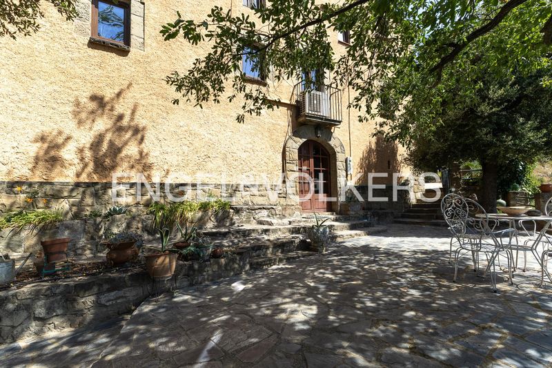 Foto 048aa27f-9c93-4990-81a2-e02c03f27e25. Casa masía exclusiva con máxima privacidad, vistas a montserrat en Castellbell i el Vilar
