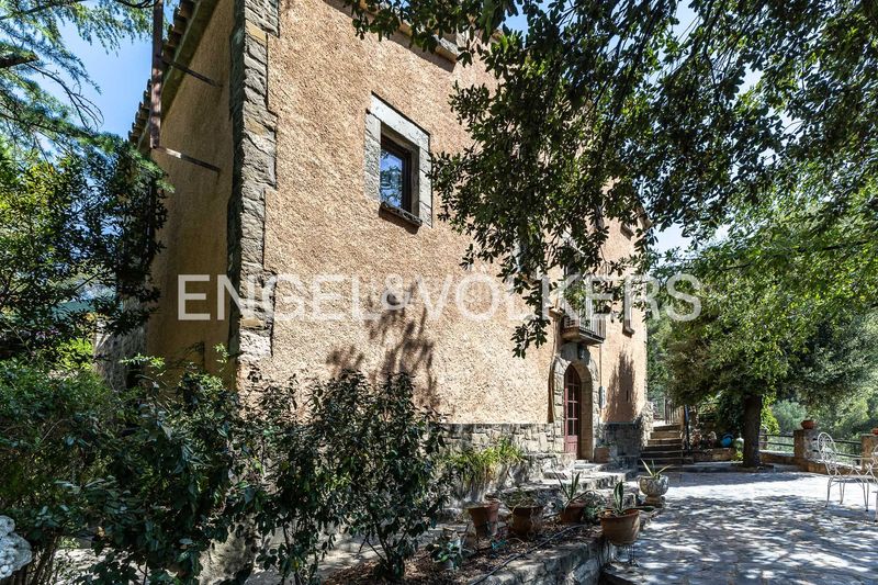 Foto 4ded6617-4d91-4d3a-be32-c4fd91481f1b. Casa masía exclusiva con máxima privacidad, vistas a montserrat en Castellbell i el Vilar