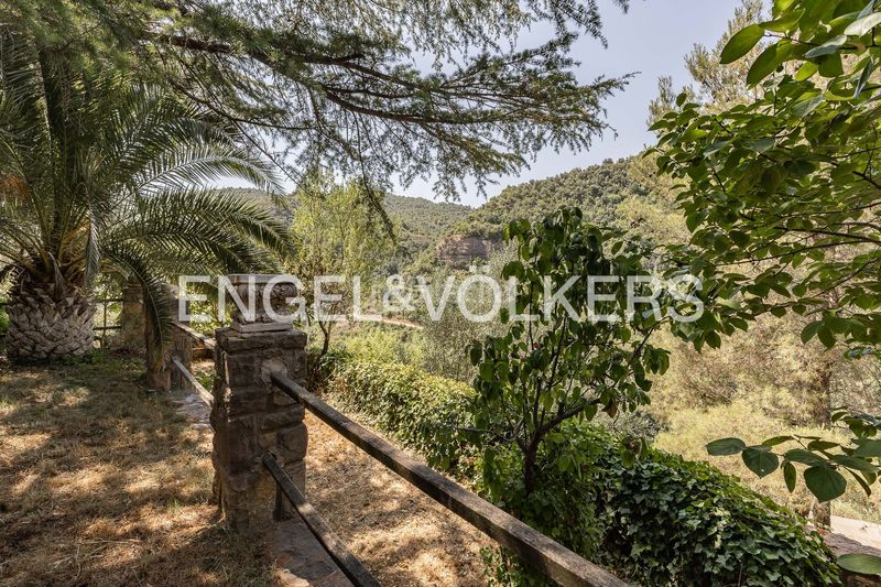 Foto 91b0bf92-f0c6-449b-98cf-63e96b5669ac. Casa masía exclusiva con máxima privacidad, vistas a montserrat en Castellbell i el Vilar