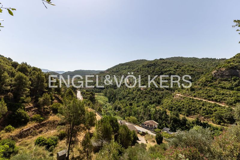 Foto 9ebd49b7-f856-4b82-88c2-9da6cd23670f. Casa masía exclusiva con máxima privacidad, vistas a montserrat en Castellbell i el Vilar