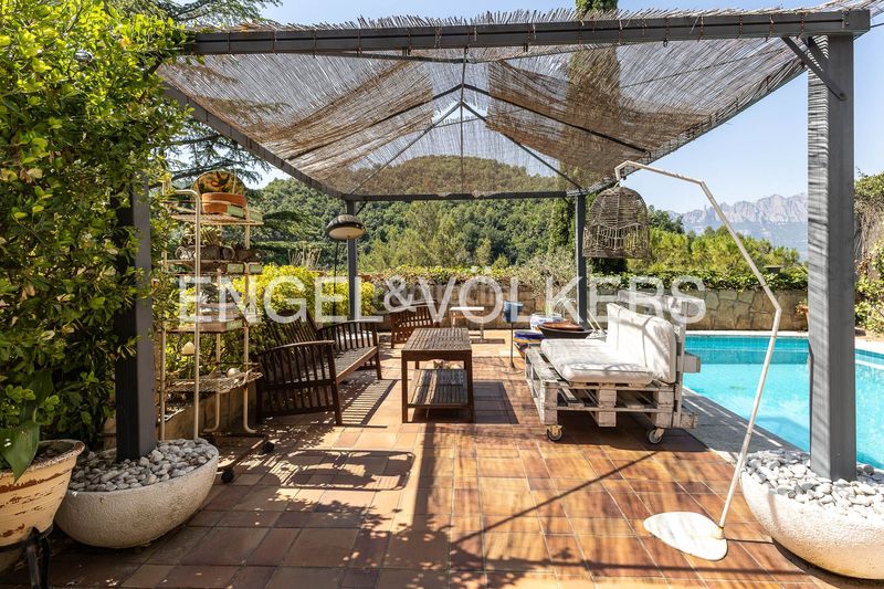Foto c89d4a38-9a6e-4325-a262-287d2b095a8d. Casa masía exclusiva con máxima privacidad, vistas a montserrat en Castellbell i el Vilar