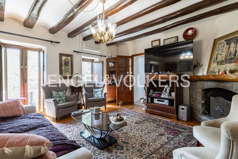 Foto f2e26526-a095-4176-a1bd-5e8b585f96cb. Casa masía exclusiva con máxima privacidad, vistas a montserrat en Castellbell i el Vilar
