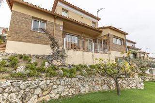 Lloguer Casa a Canet de Mar. Exclusiva propiedad con vistas panorámicas al mar y la montaña e