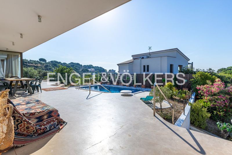 Foto c90d109e-bda8-4ac4-ad11-47c8c0a2477c. Miete haus mit heizung parking pool in Caldes d´Estrac