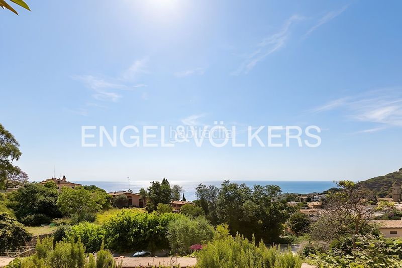 Foto 47b07249-3125-4725-af73-a440e43cfdab. Casa amb calefacció aparcament piscina a Premià de Dalt