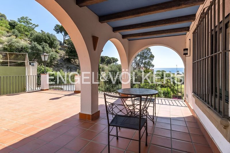 Foto 52fc8447-183d-4d3b-9ad7-a67d44b2576b. Casa amb calefacció aparcament piscina a Premià de Dalt