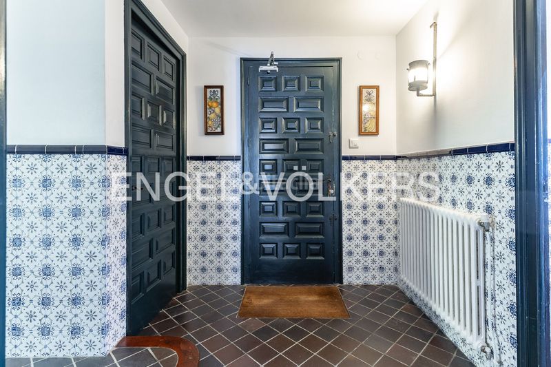 Foto 6d7994e4-2b91-4dff-a96b-43e173227fa7. Casa amb calefacció aparcament piscina a Premià de Dalt