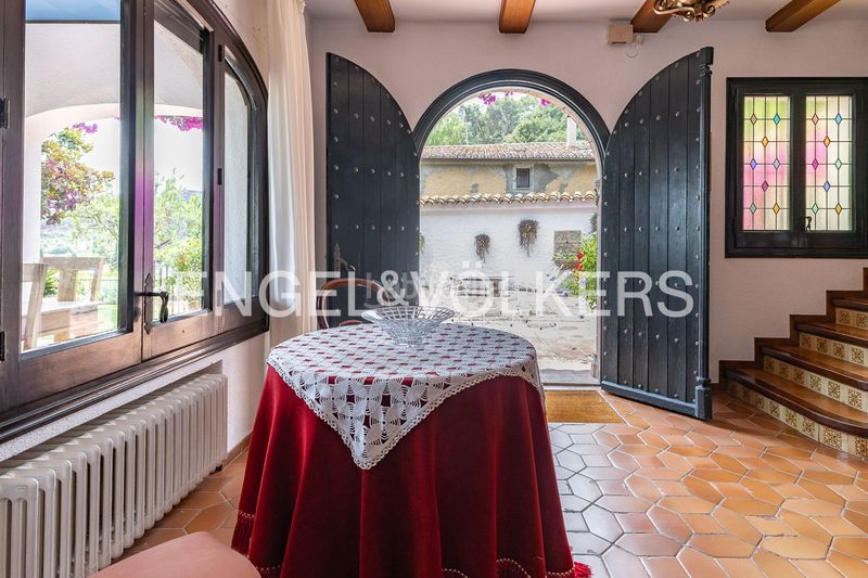 Foto ae7f75fd-a7b3-457e-a662-688f1d6fc6ad. Casa amb calefacció aparcament piscina a Premià de Dalt